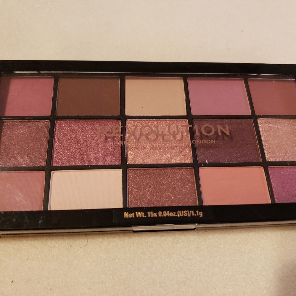 Makeup Revolution Eyeshadow Pallet